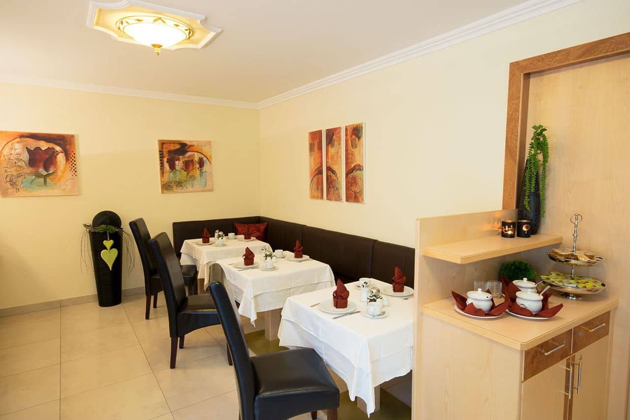restaurants-restaurant