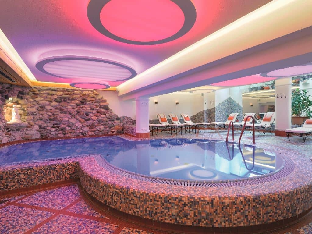 pools-indoor-pool