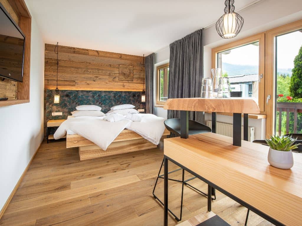 rooms-double-room-superior-freiheit-with-single-with-child-special-offer