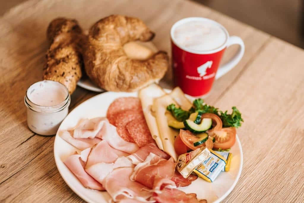 restaurants-breakfast-room