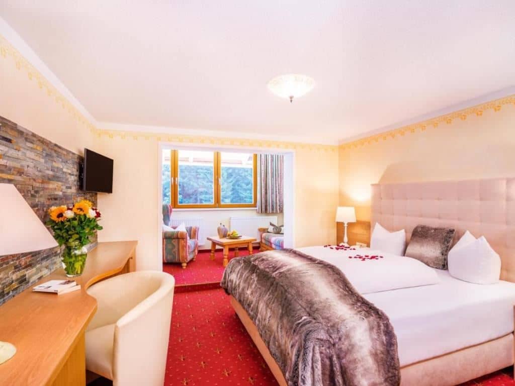 rooms-almrose-room