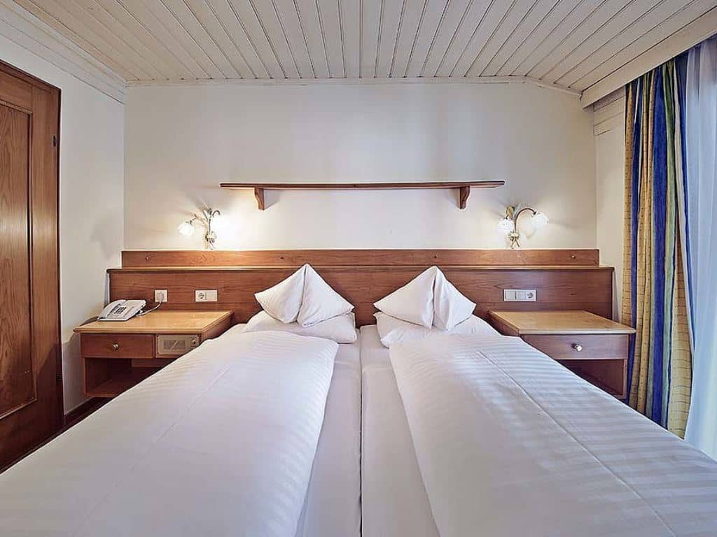 rooms-double-room-superior-with-balcony-or-terrace