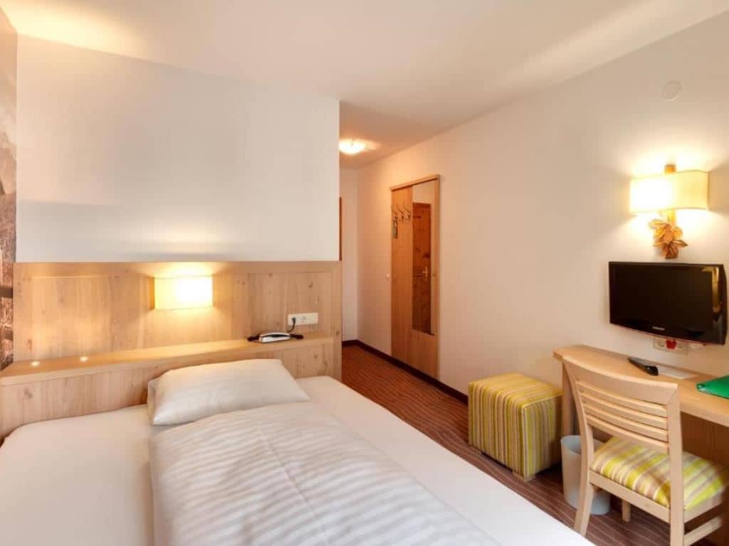 rooms-single-room