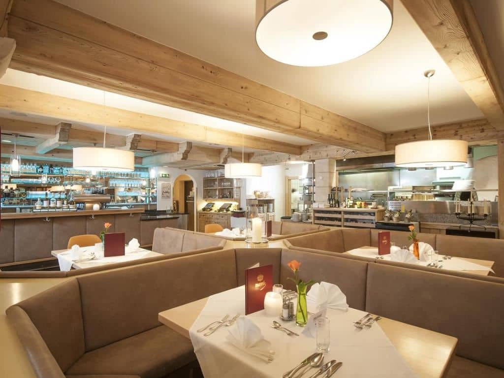 restaurants-restaurant
