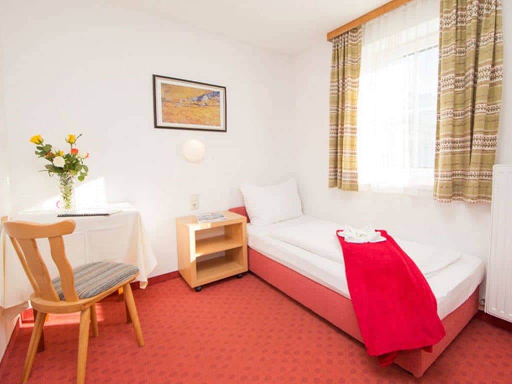 rooms-single-room