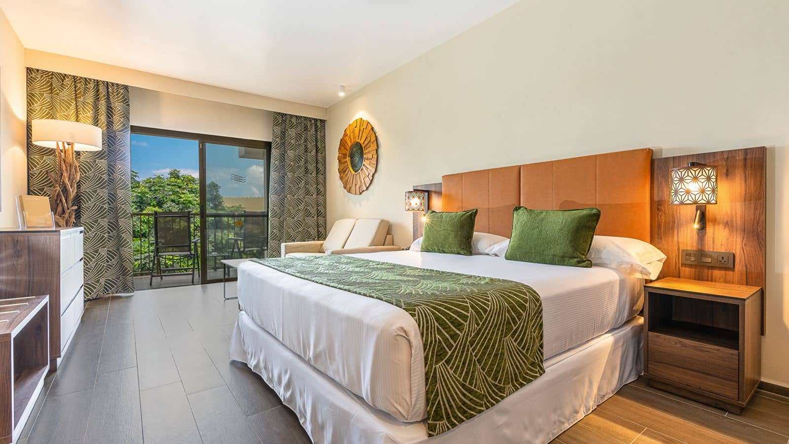 rooms-courtyard-junior-suite