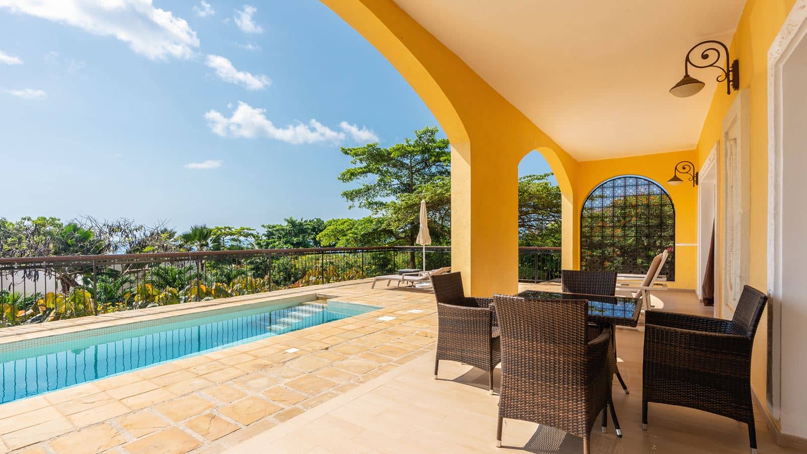 rooms-beach-villa