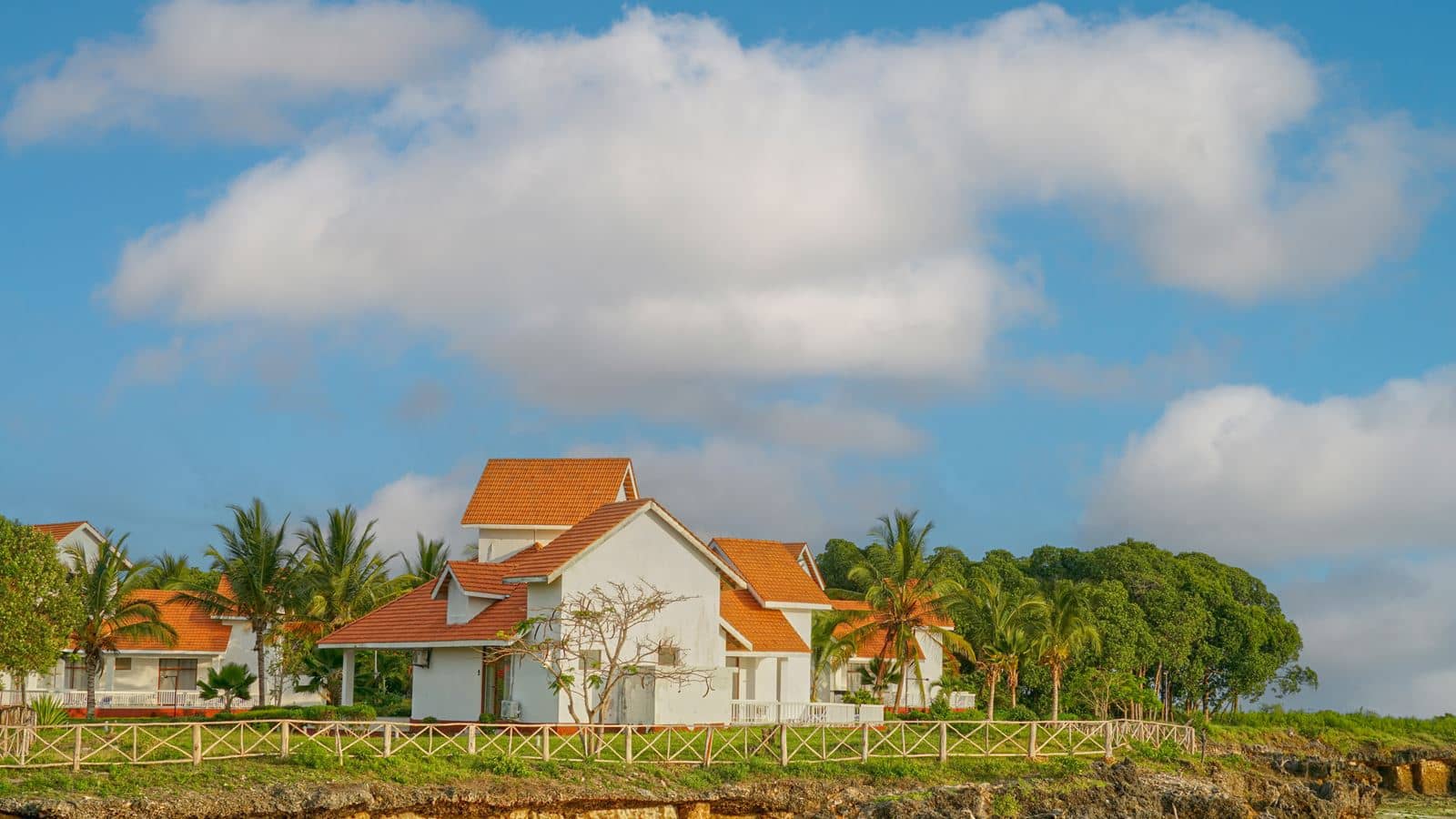 rooms-superior-pool-view-room