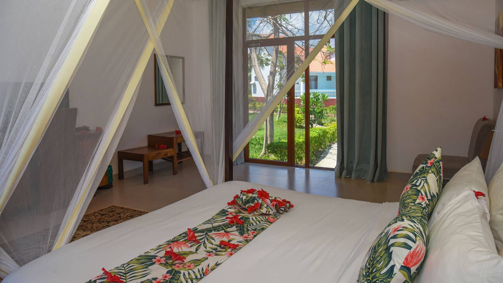 rooms-superior-pool-view-room