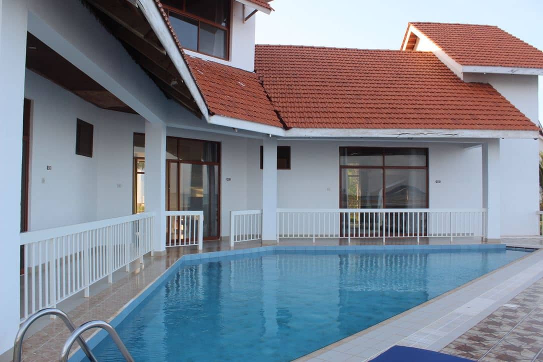 rooms-superior-pool-view-room