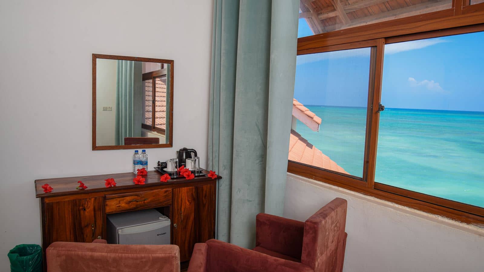 rooms-deluxe-ocean-suite