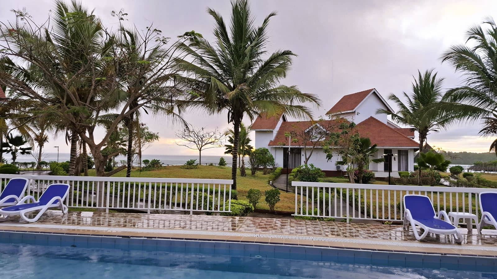 rooms-deluxe-ocean-suite