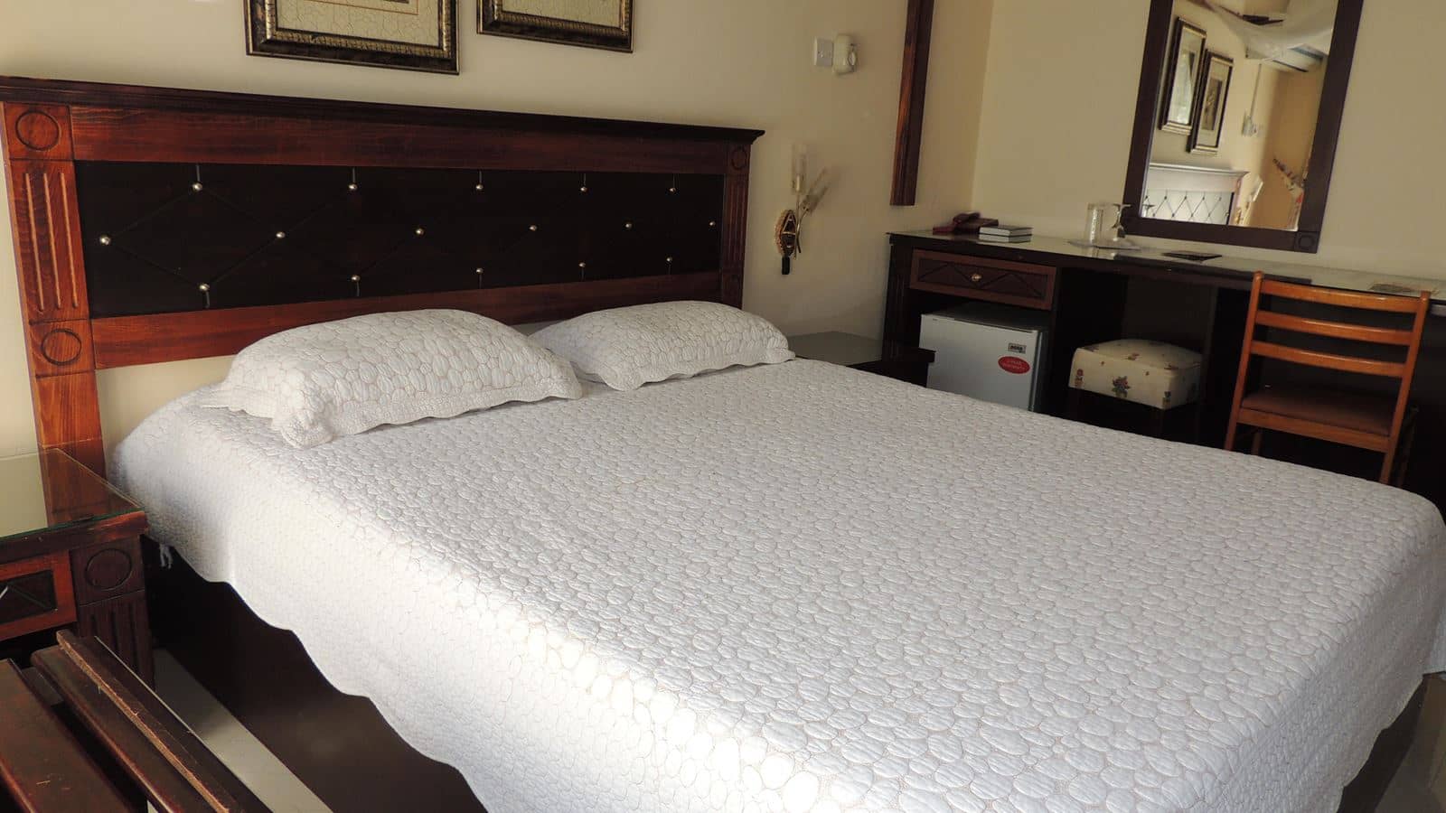 rooms-double-or-twin-deluxe