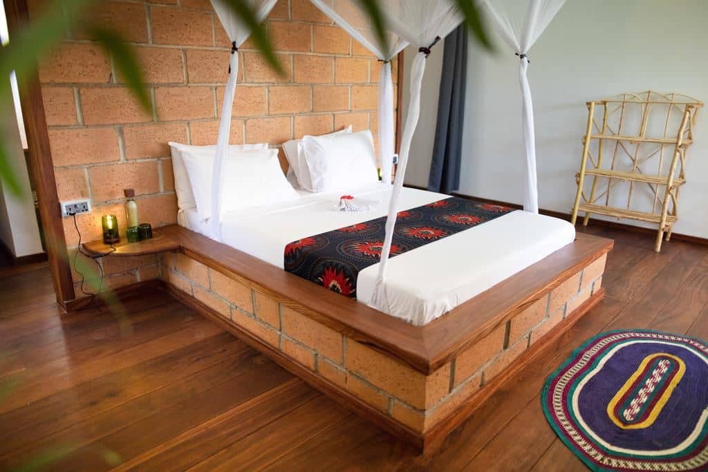 rooms-standard-pool-view