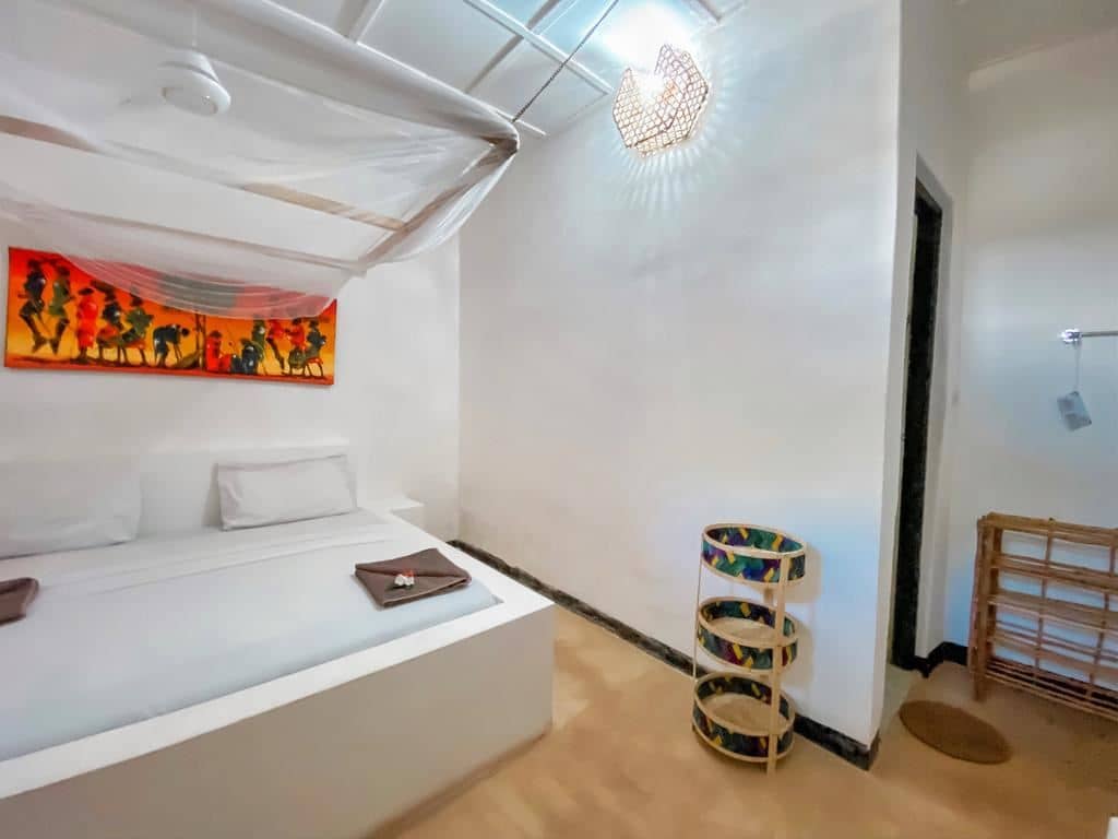 rooms-deluxe-room-non-ac