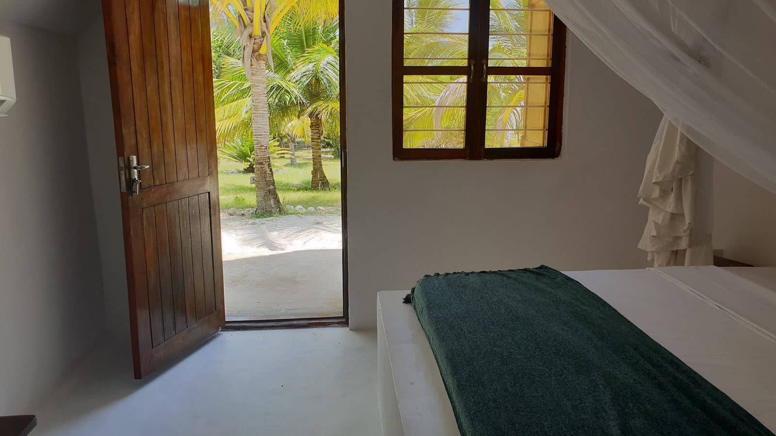 rooms-ac-garden-view-room