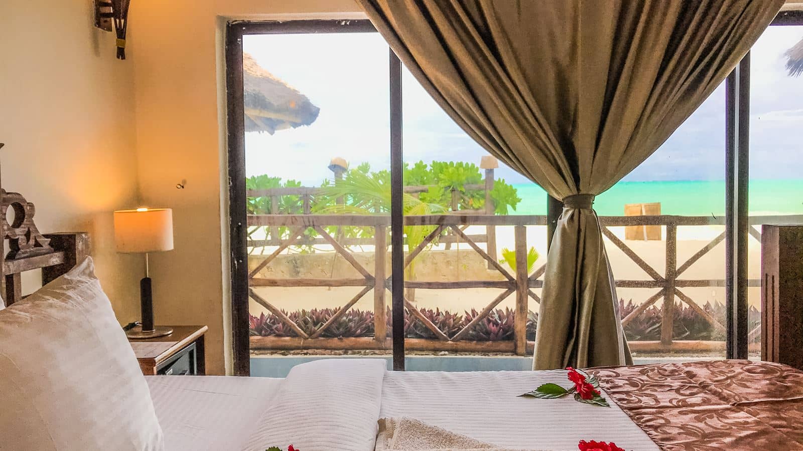 rooms-deluxe-room