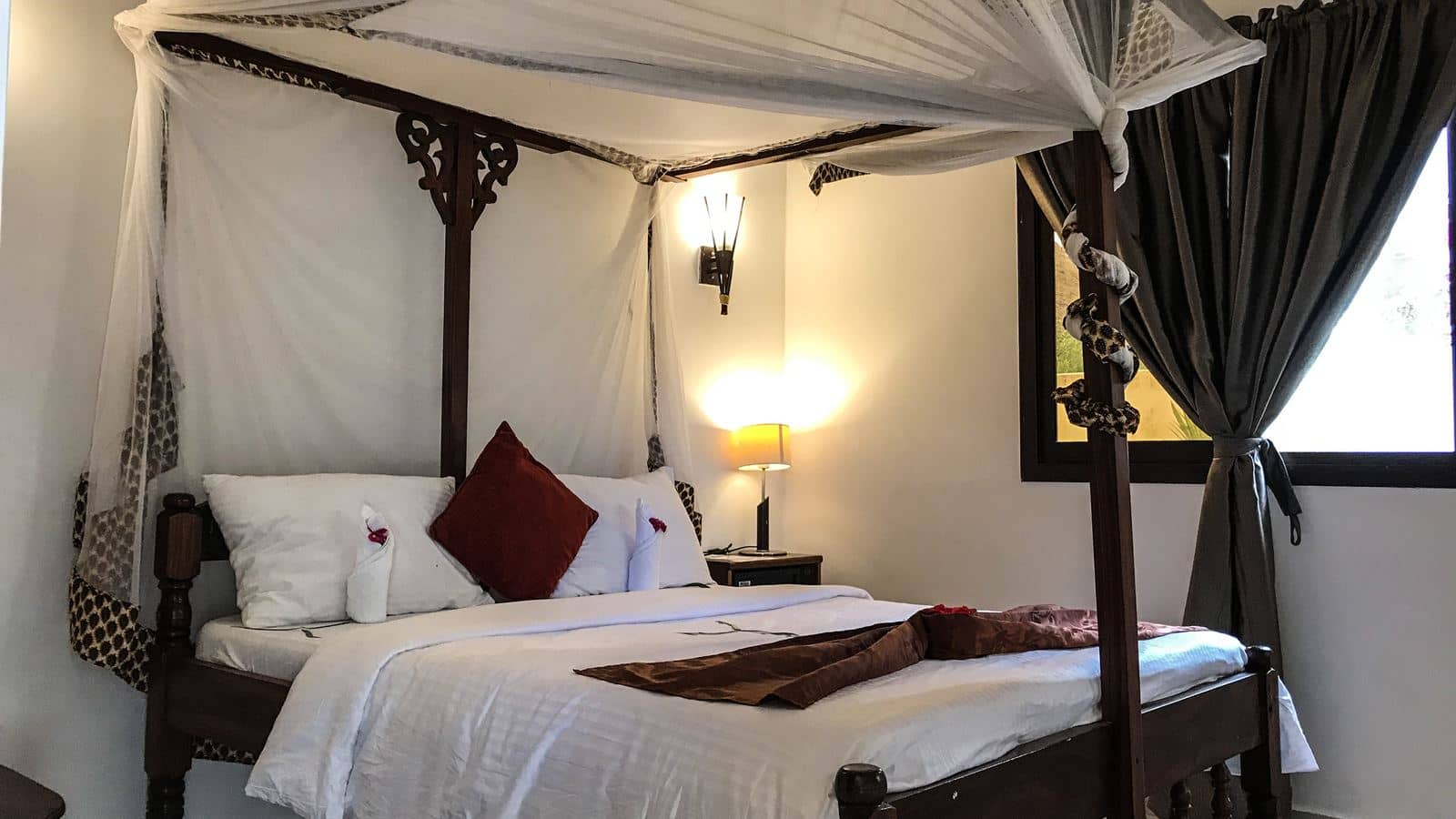 rooms-deluxe-room