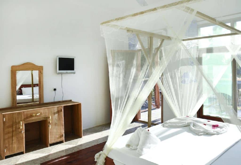 rooms-bungalow-room