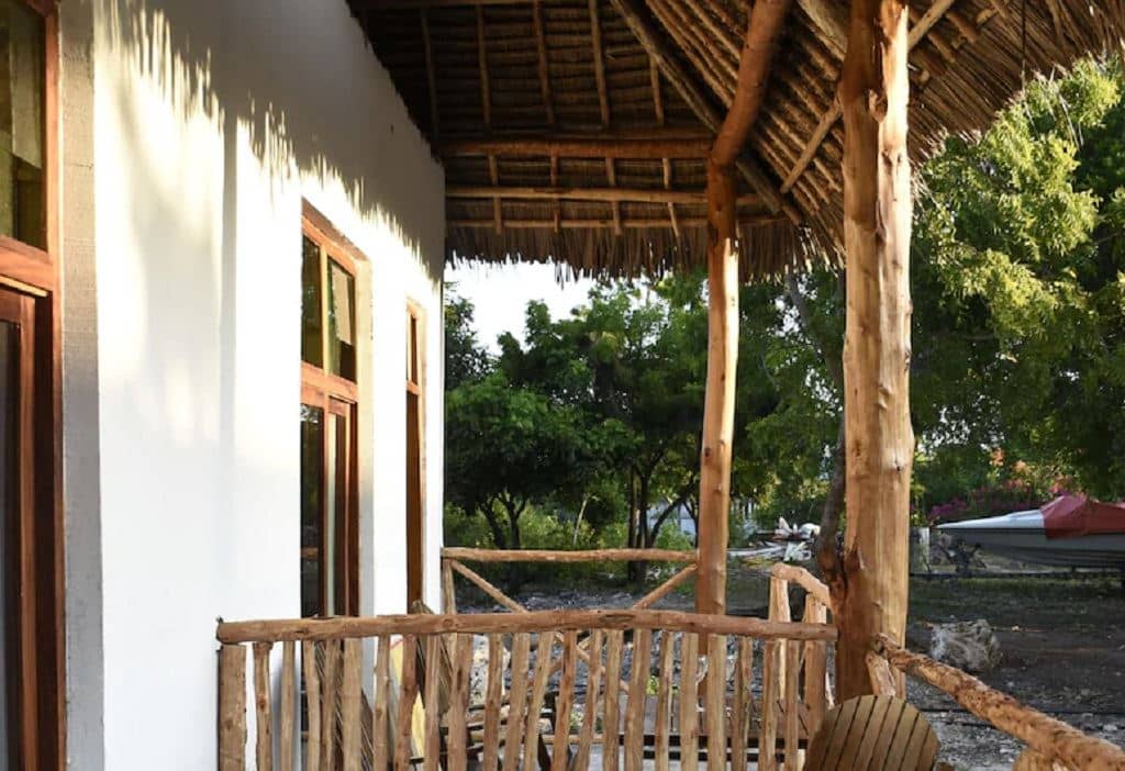 rooms-bungalow-room