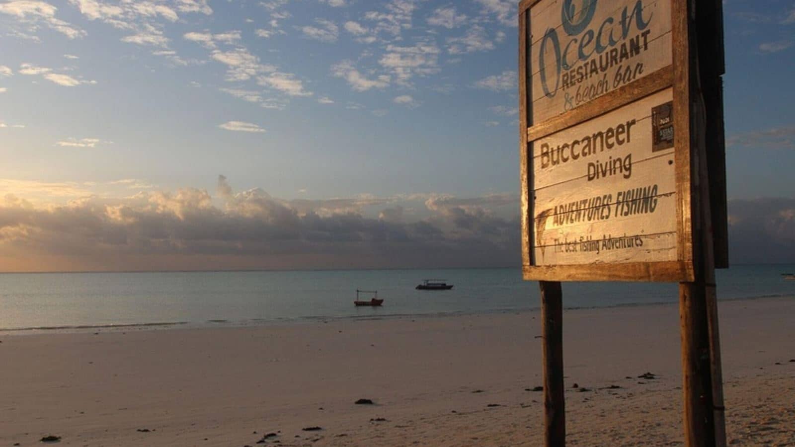 restaurants-ocean-restaurant--sandbar