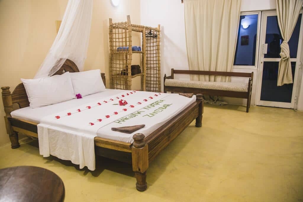rooms-standard-room