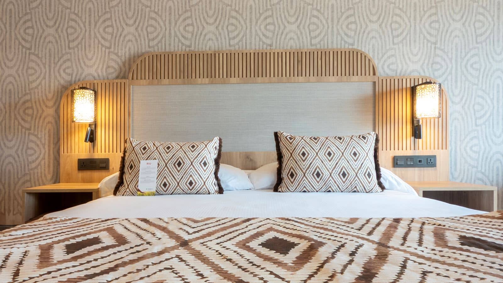 rooms-junior-suite-sea-view-elite