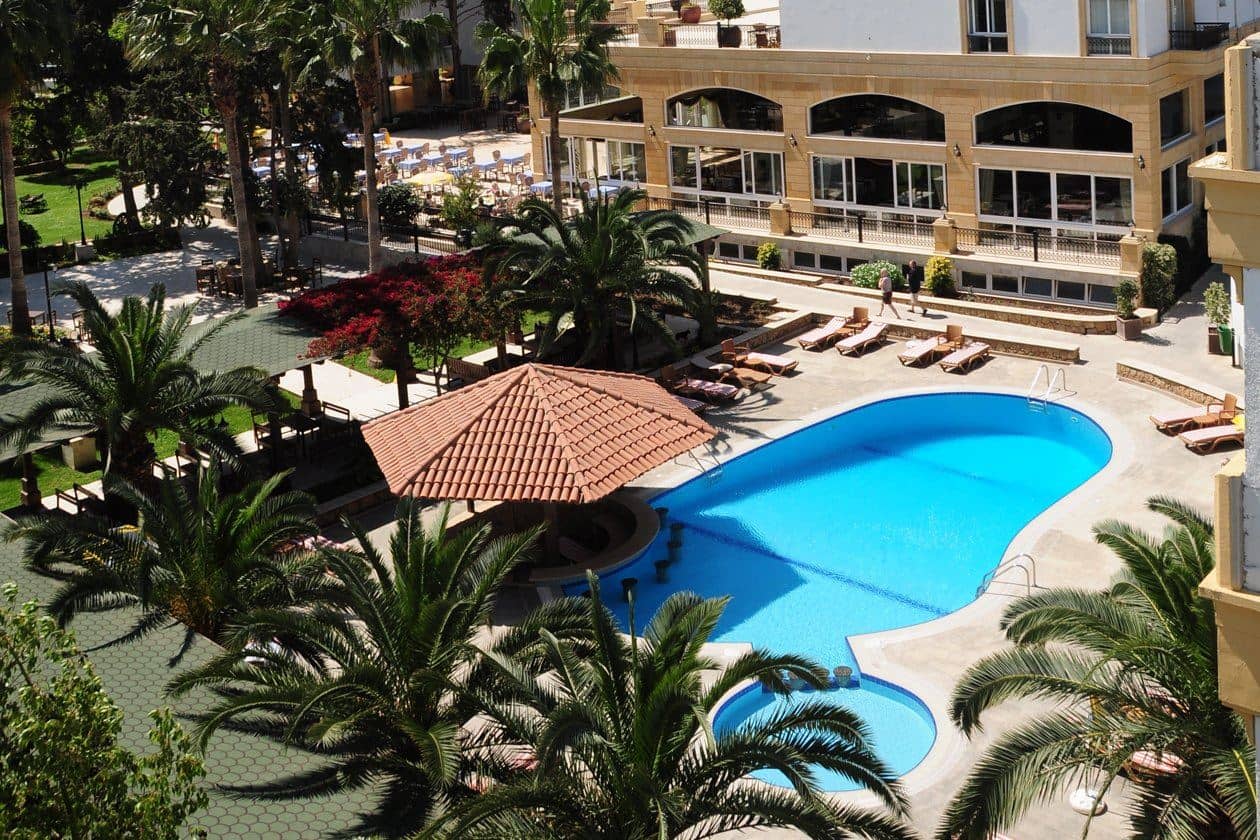 pools-outdoor-pool
