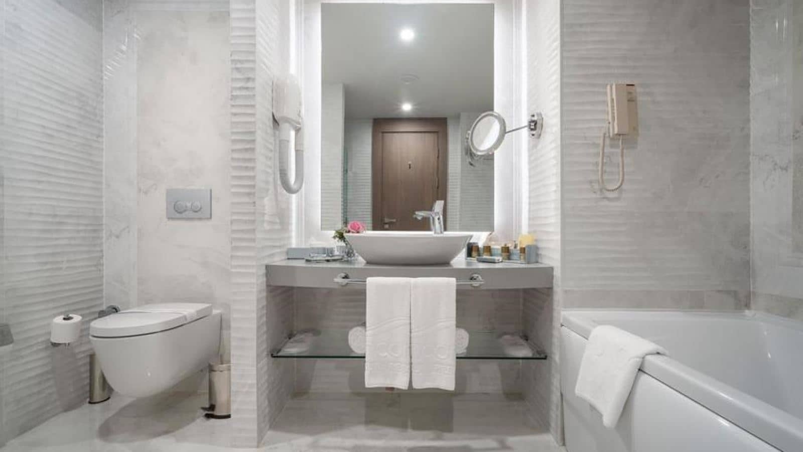 rooms-family-pool-suite