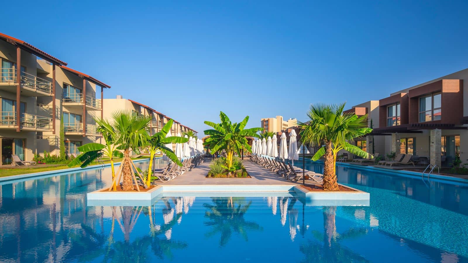 rooms-pool-villa