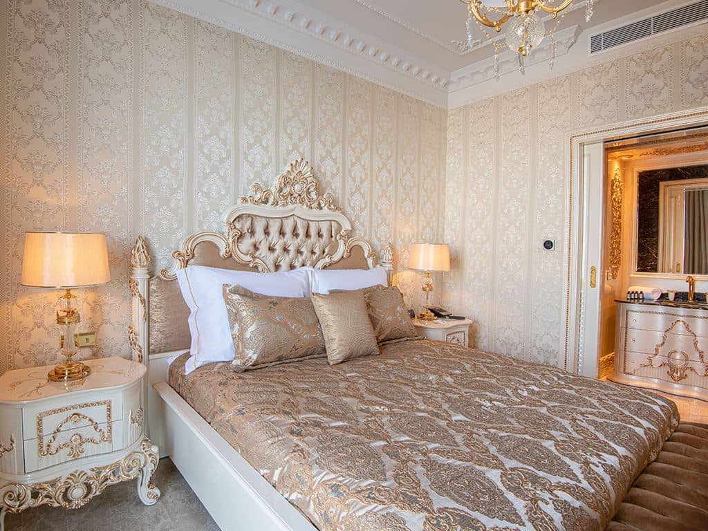 rooms-royal-suite-oda
