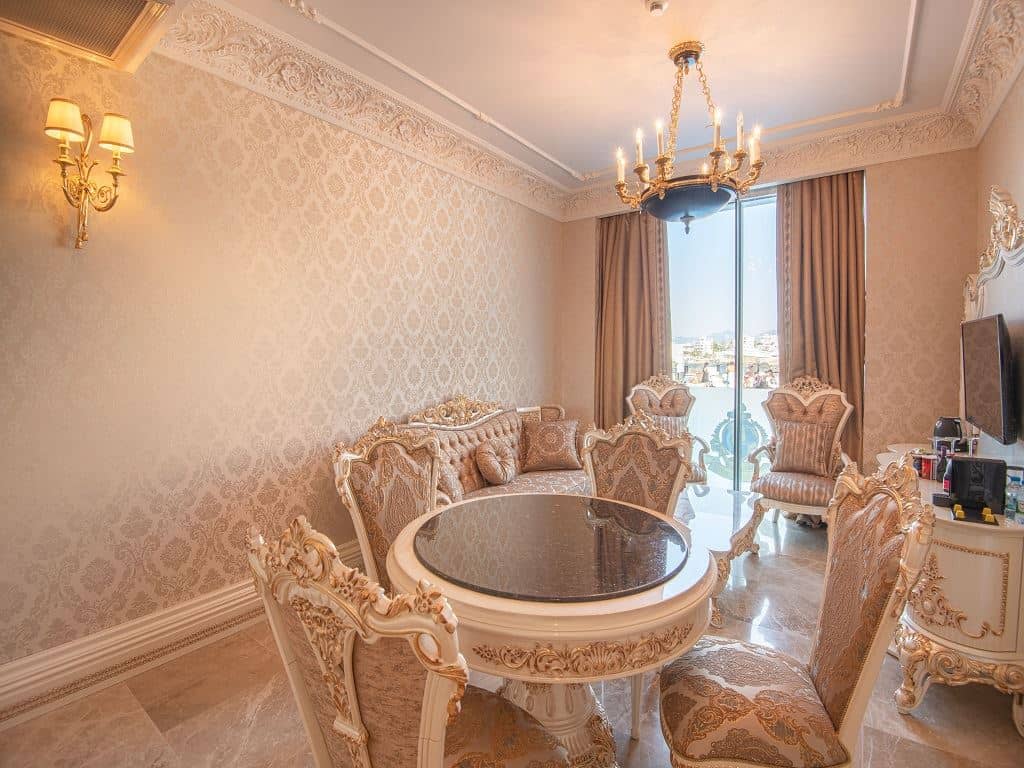 rooms-royal-suite-oda