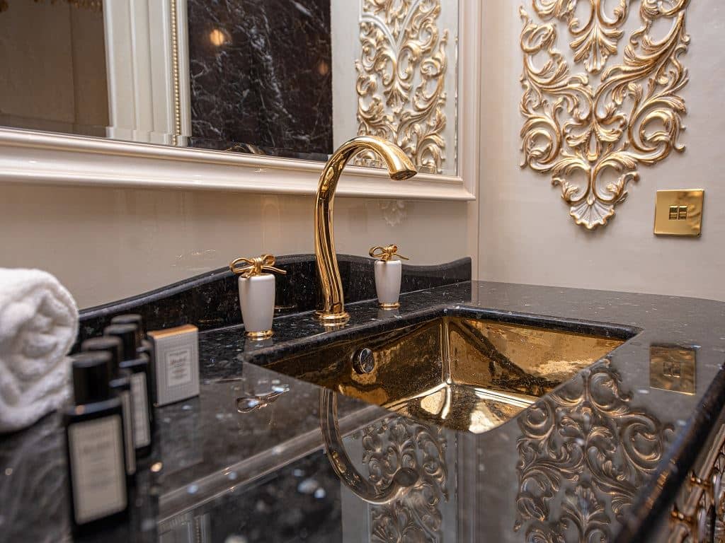 rooms-royal-suite-oda