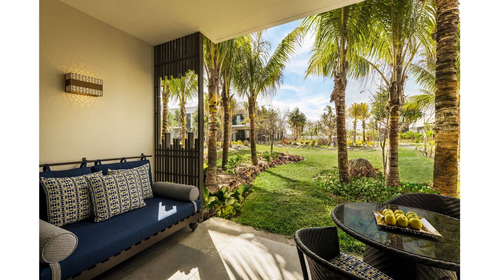 rooms-deluxe-garden-room