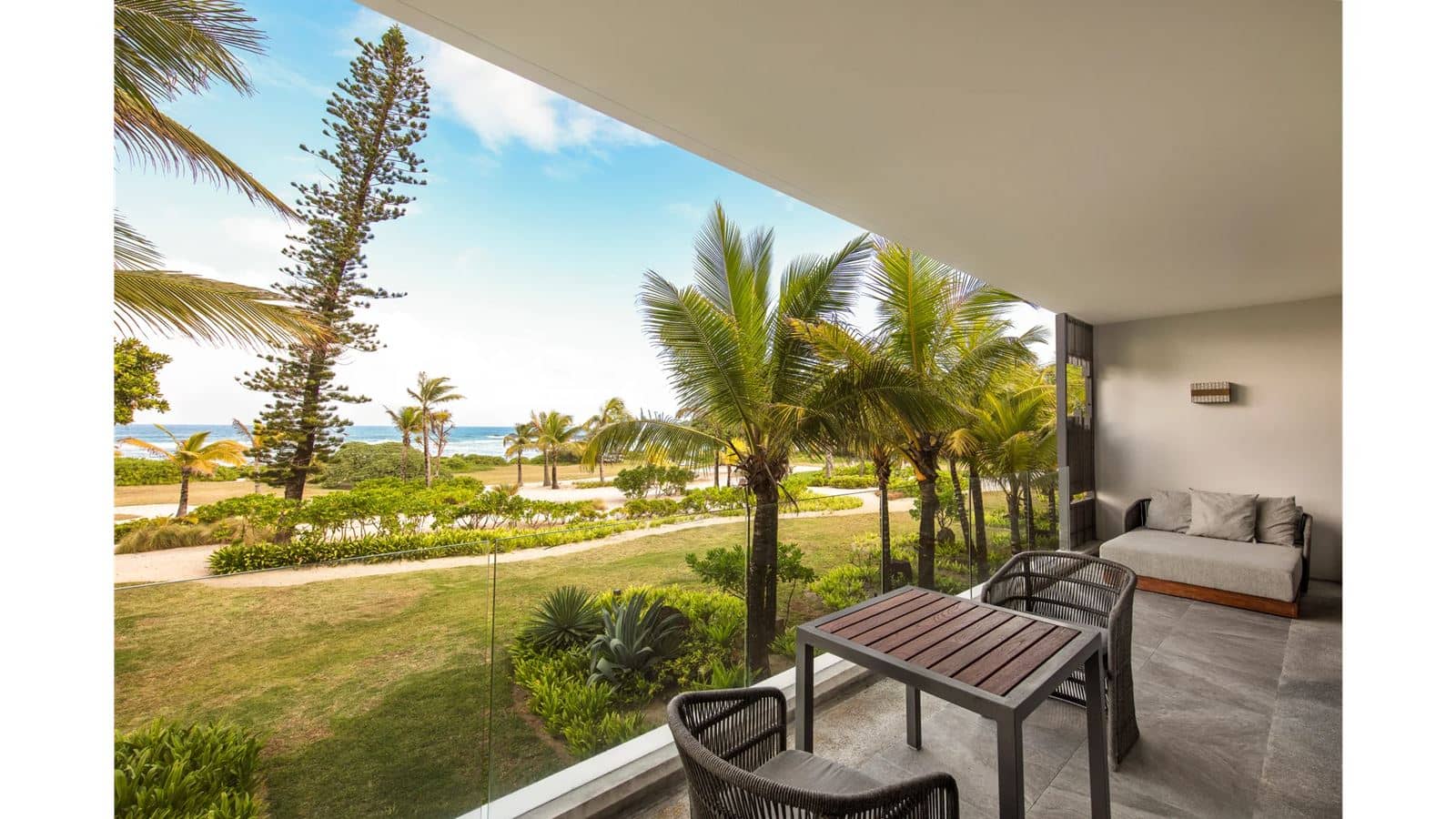 rooms-deluxe-ocean-view