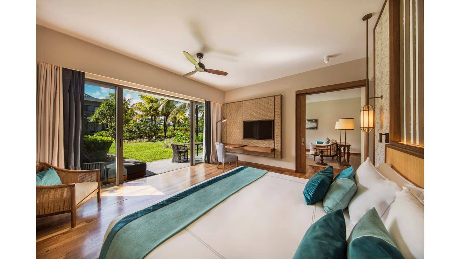 rooms-senior-garden-suite
