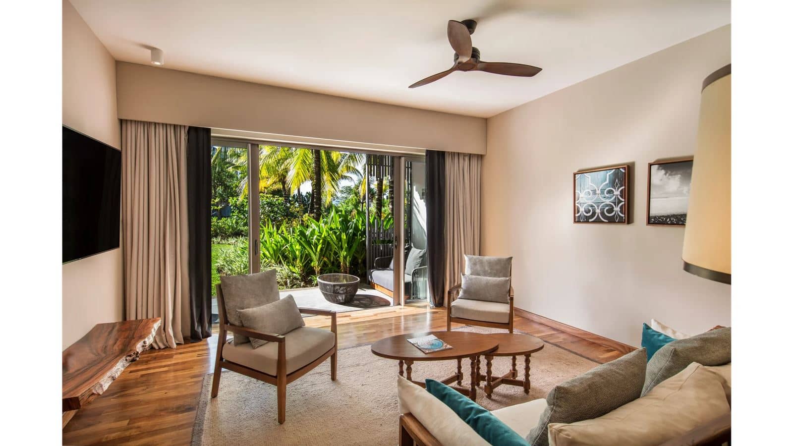 rooms-senior-garden-suite