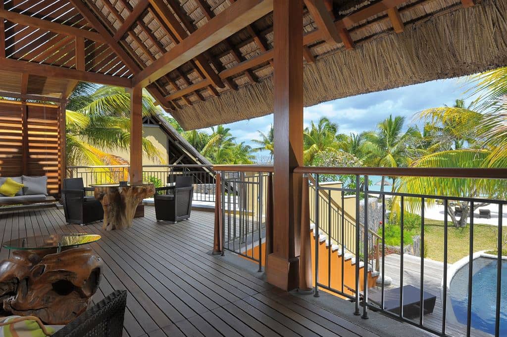 rooms-beach-front-senior-pool-suite
