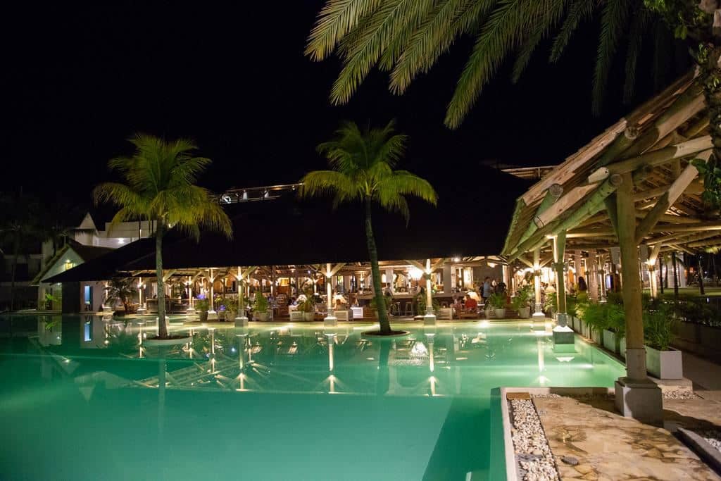 restaurants-pool-bar