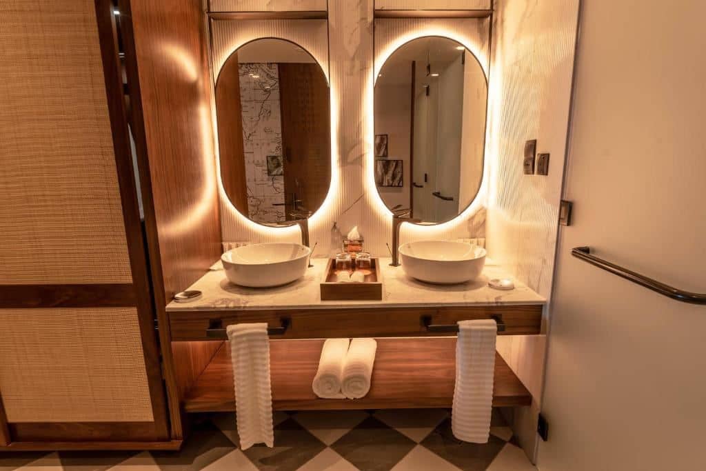 rooms-romantic-allure-suite