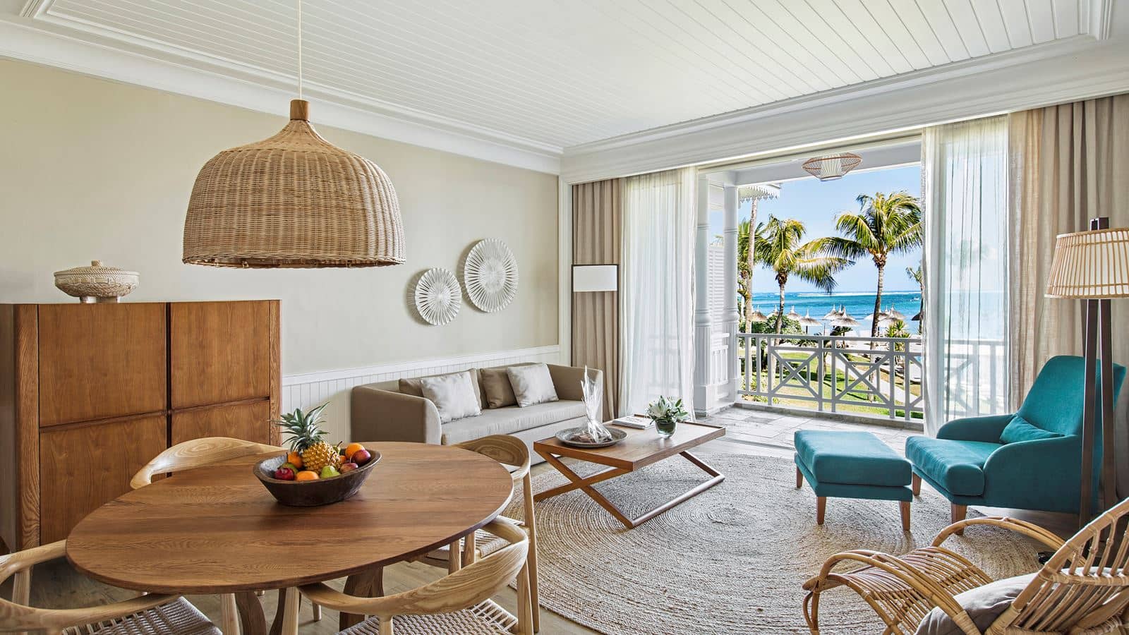 rooms-senior-suite-sea-view
