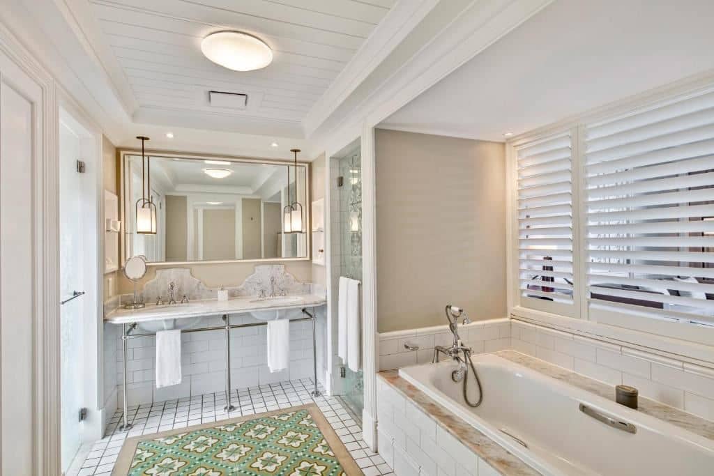 rooms-deluxe-suite