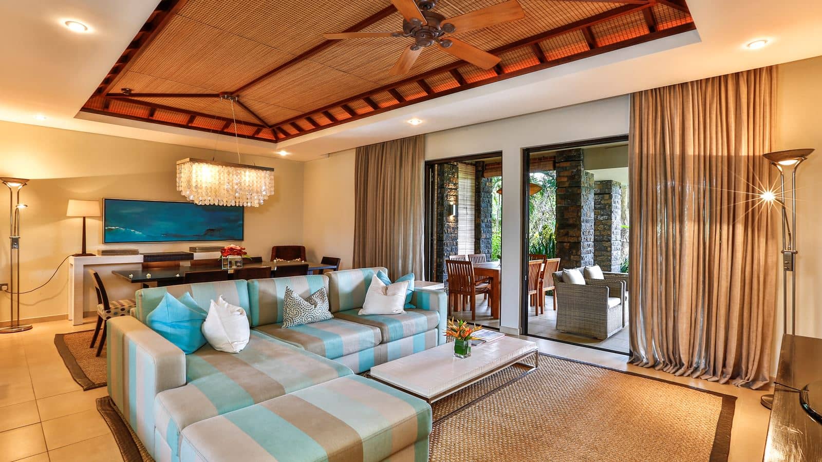 rooms-2-broom-prestige-suite-sea