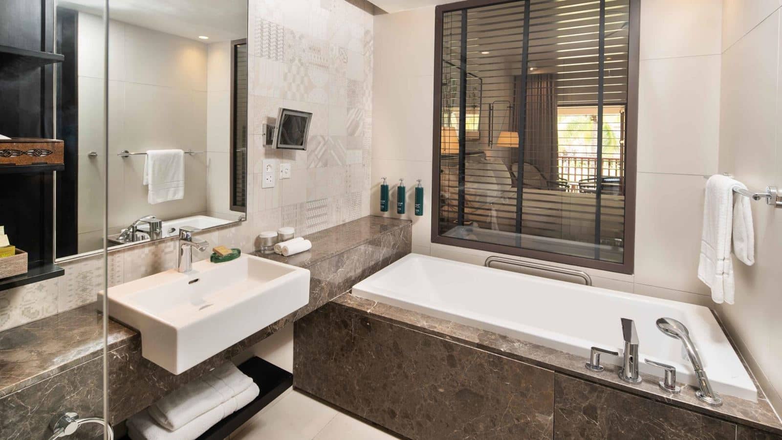 rooms-grand-deluxe-room