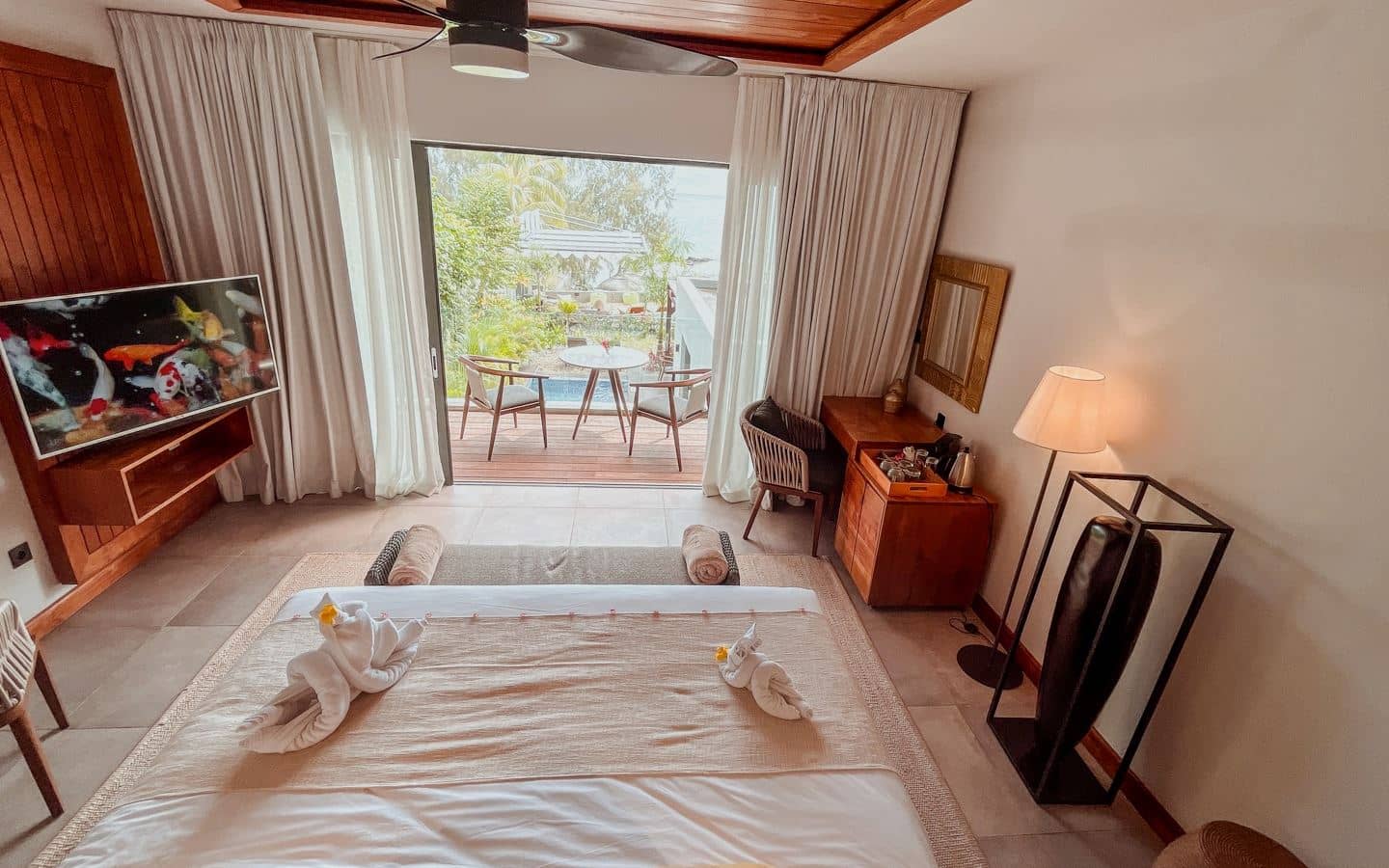 rooms-deluxe-suite