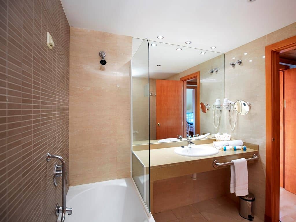 rooms-triple-room