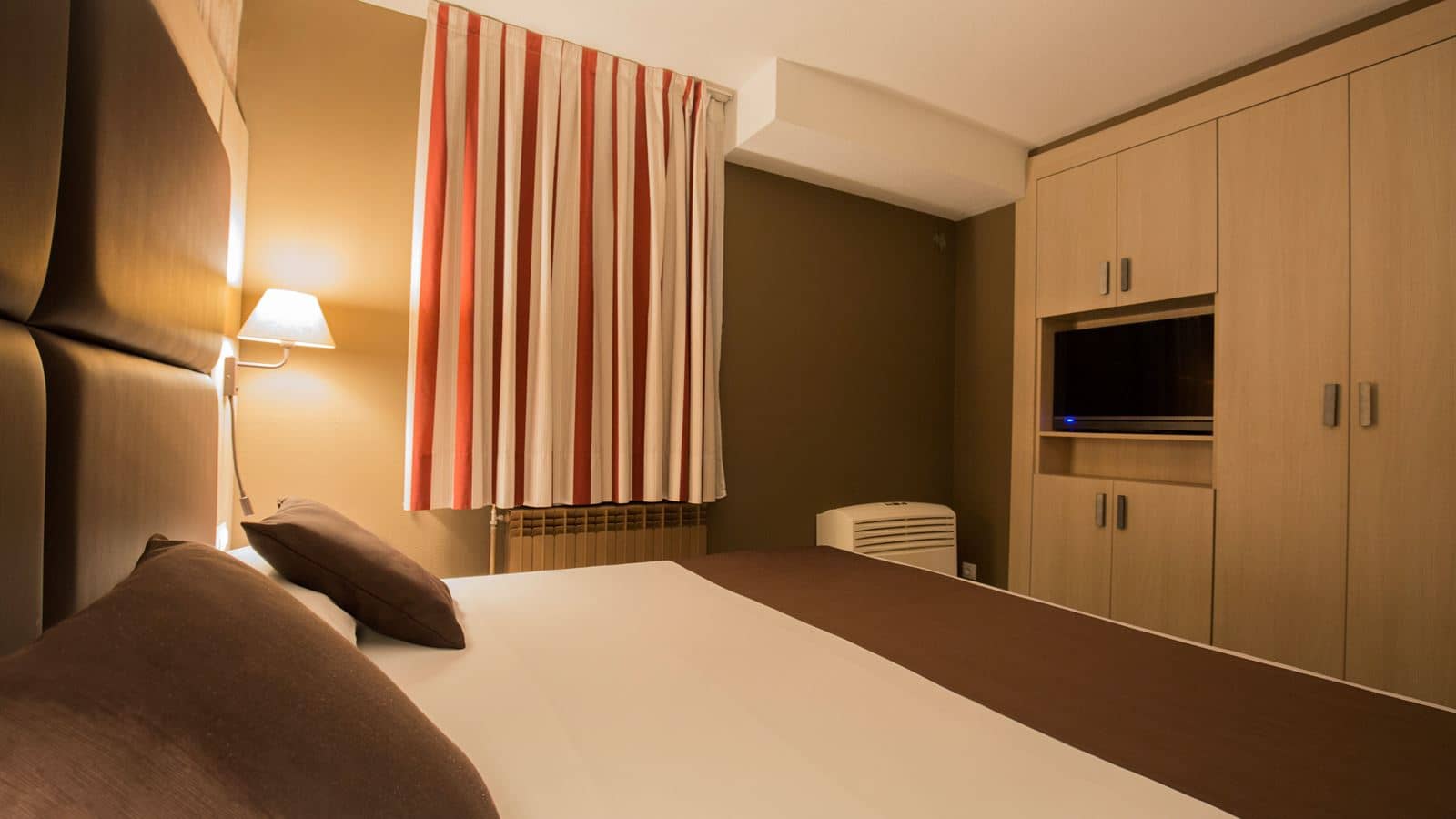 rooms-standard-room