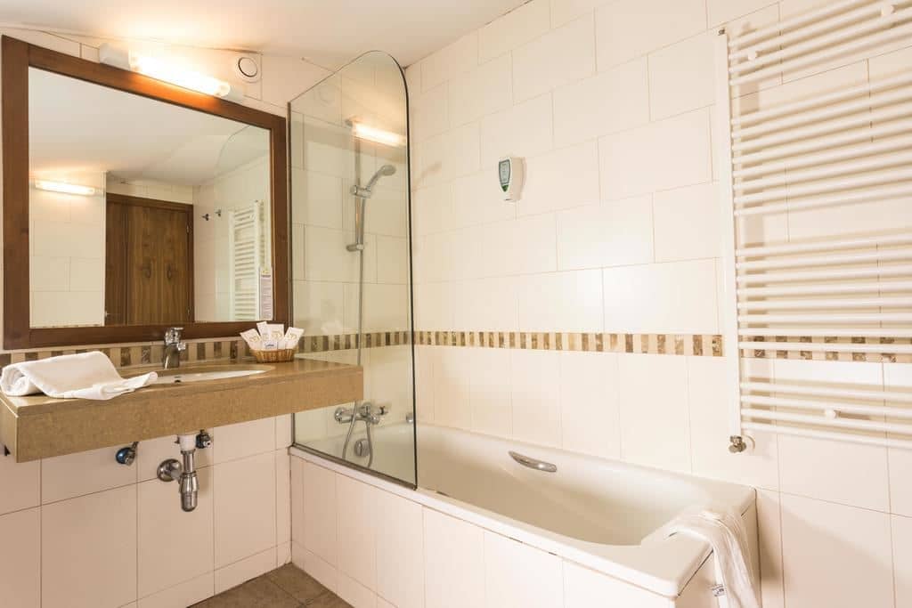 rooms-triple-room