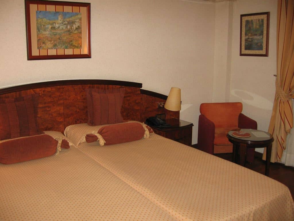 rooms-double-standard-room