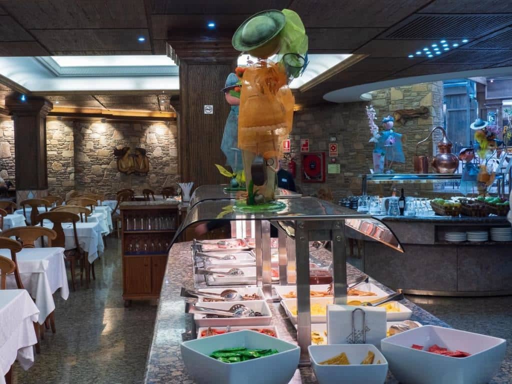 restaurants-restaurant
